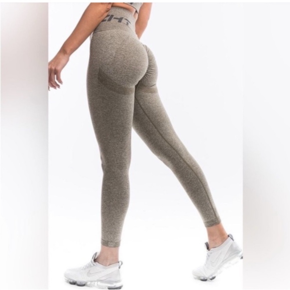 ECHT Arise Scrunch Butt Leggings